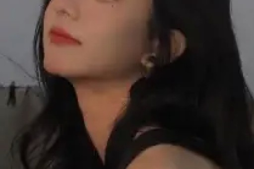 海底捞女网红阿朱低俗视频曝光网友质疑其穿衣自由